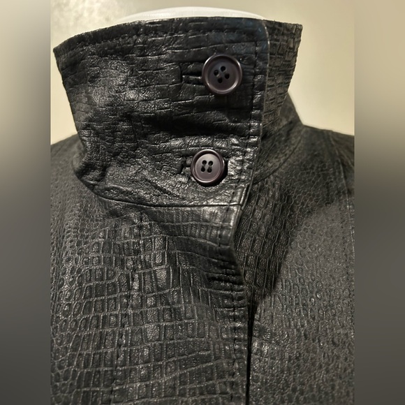 Men's Textured Black High-Neck Bomber Jacket - Picture 6 of 8